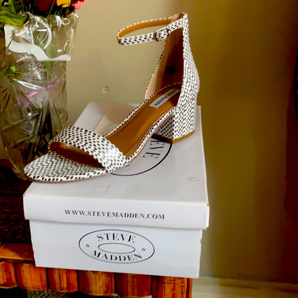 Ladies shoes